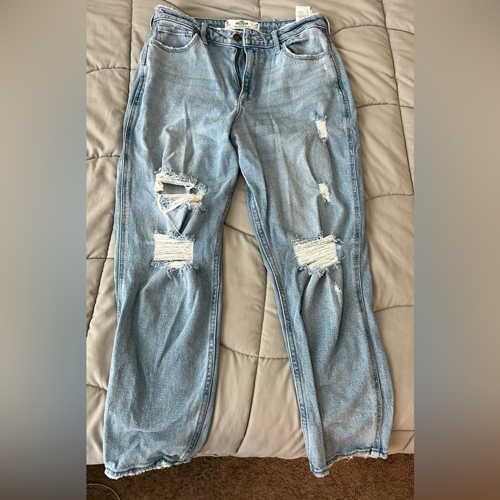 Hollister High Rise Mom Jeans